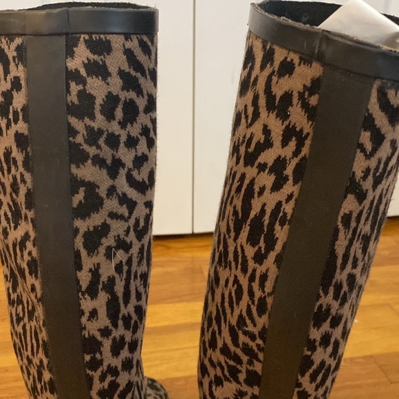 Dav Women’s Tan and Black Cheetah Print Knee High Boots Size 9 - Picture 4 of 8